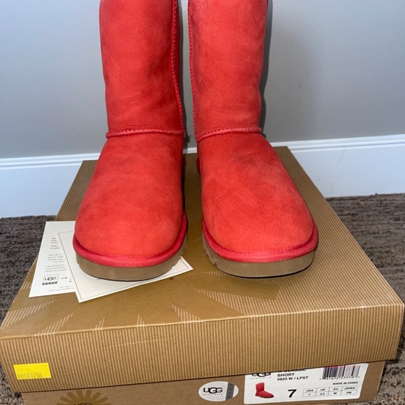 Coral Classic Short UGGs - Picture 3 of 4